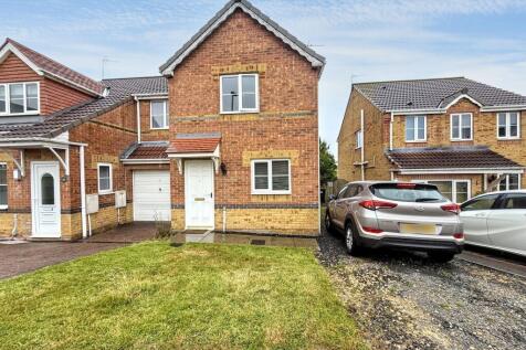Holm Hill Gardens, Peterlee, Durham... 2 bed semi