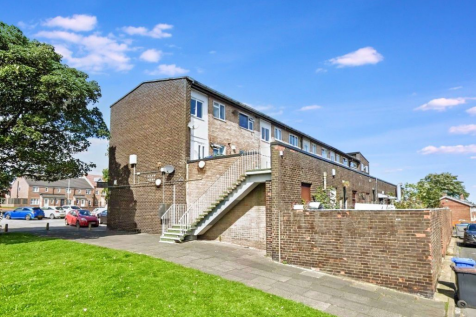 York Road, Peterlee, Durham, SR8 2DP 3 bed flat for sale