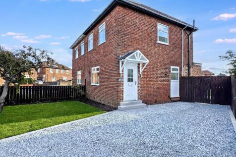 School Approach, South Shields, Tyne... 3 bed semi