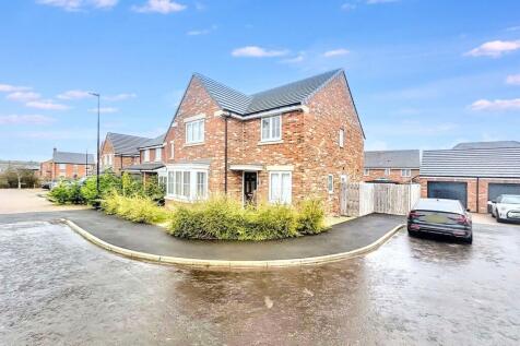 4 bedroom detached house for sale