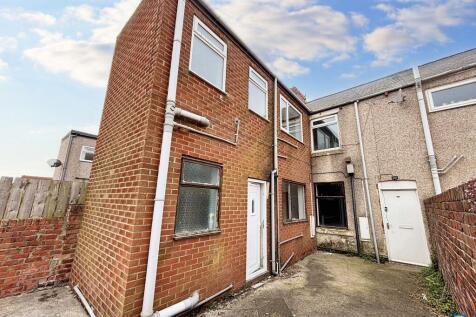 Hawthorn Road, Ashington... 2 bed flat for sale