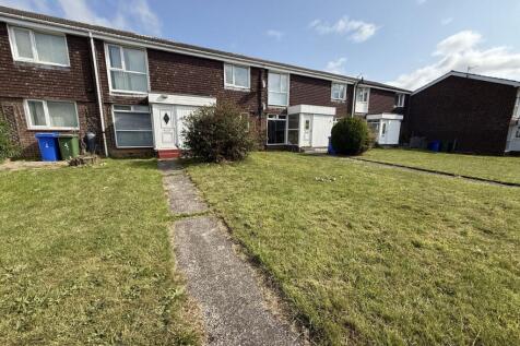 Woodhill Road, Cramlington... 2 bed ground floor flat for sale