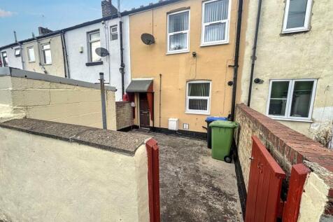 New Row, Bishop Auckland, Durham... 3 bed terraced house for sale
