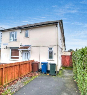 Earsdon Road, Montagu Estate... 2 bed flat for sale