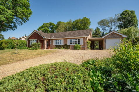 Lynch Hill Park, Whitchurch, RG28 7NF 3 bed detached bungalow for sale