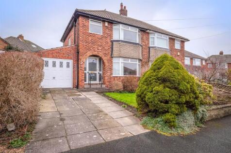 3 bedroom semi-detached house for sale