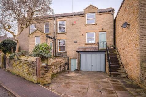 Spout House Lane, Brighouse 4 bed character property for sale