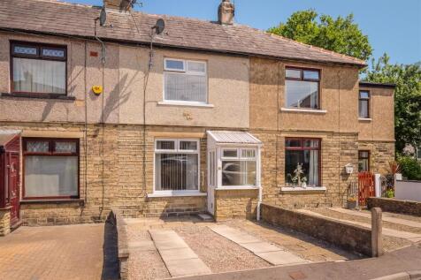 St. Chads Avenue, Brighouse 2 bed terraced house for sale