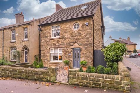 Halifax Road,Brighouse 3 bed detached house for sale