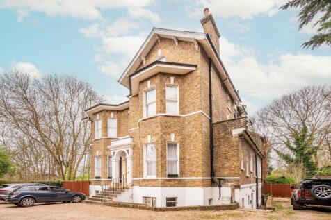 3 bedroom maisonette for sale