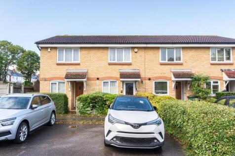 Greenside Close, Catford, London, SE6 2 bed terraced house for sale