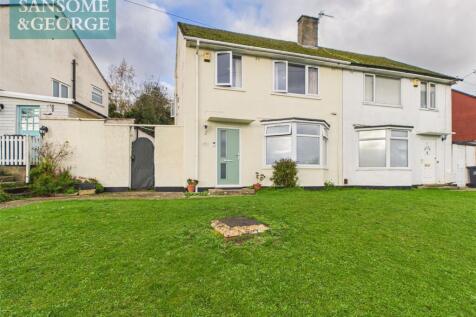 Royal Avenue, Calcot, Reading... 3 bed semi