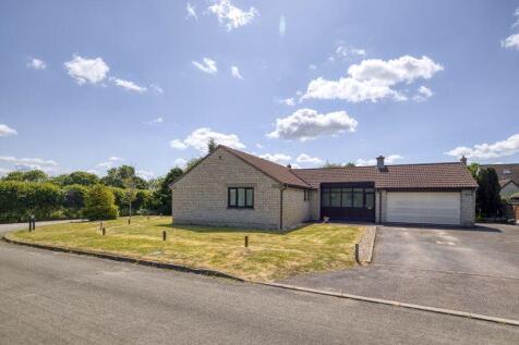 West Park, Glastonbury BA6 4 bed bungalow for sale