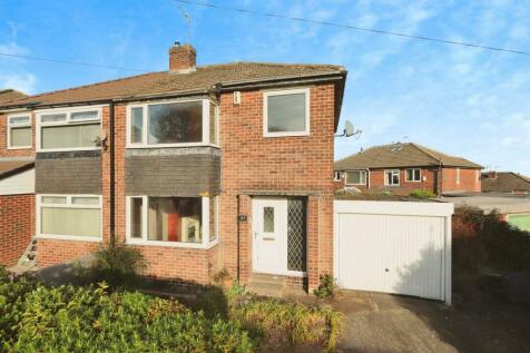 Vicarage Crescent, Grenoside, Sheffield 3 bed semi