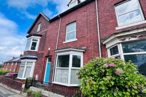 5 bedroom terraced house for sale