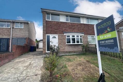 3 bedroom semi-detached house for sale