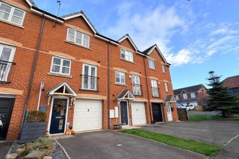 4 bedroom town house for sale