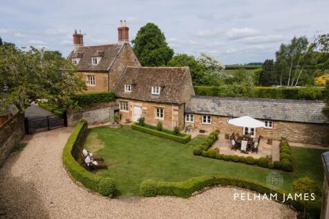 Manor Lane, Glaston, LE15 4 bed detached house for sale