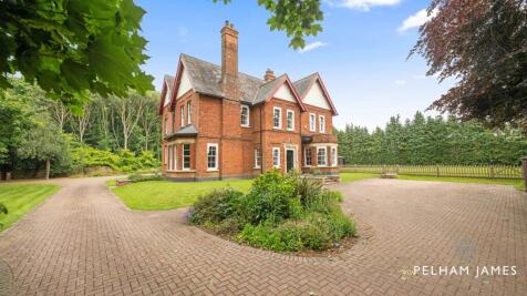 8 bedroom detached house for sale
