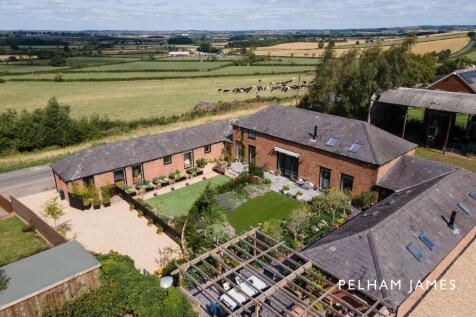 Stapleford Road, Leesthorpe, LE14 6 bed barn conversion for sale