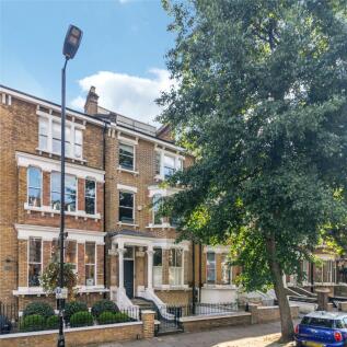 Studio flat for sale