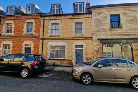 4 bedroom terraced house for sale