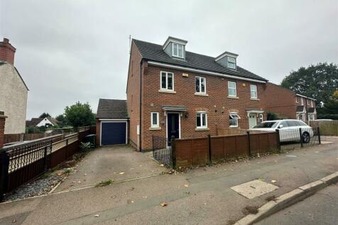 3 bedroom semi-detached house for sale