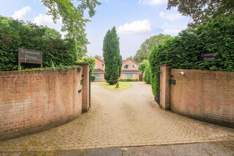 6 bedroom detached house for sale
