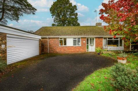 4 bedroom detached bungalow for sale