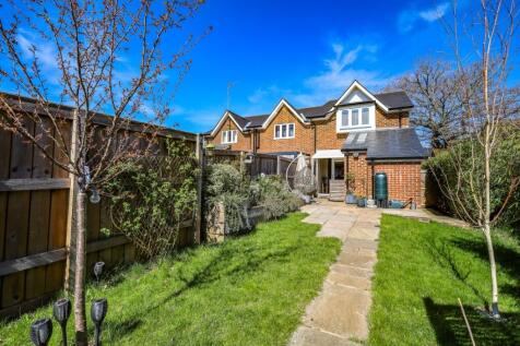 Temple Road, Liss, Hampshire, GU33 3 bed end of terrace house for sale