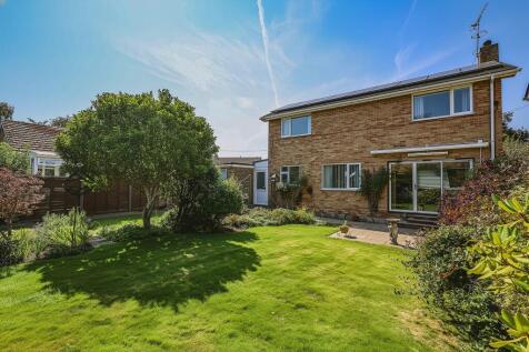 Patricks Copse Road, Liss, Hampshire... 3 bed detached house for sale