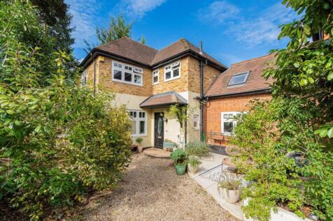 Devonshire Road, Weybridge KT13 4 bed detached house for sale