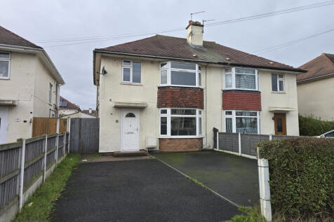 3 bedroom semi-detached house for sale