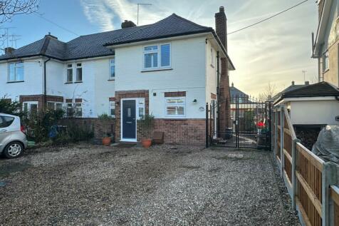 3 bedroom semi-detached house for sale