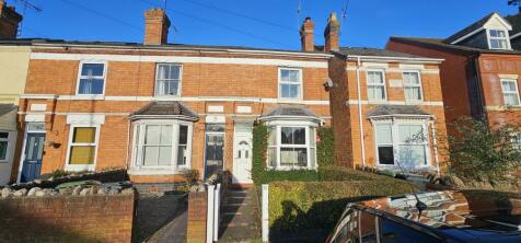 Terraced house for sale