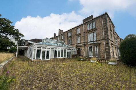 93 bedroom detached house for sale