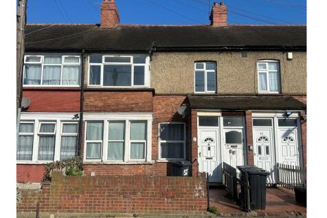 3 bedroom flat for sale