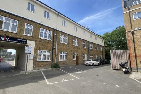 2 bedroom flat for sale
