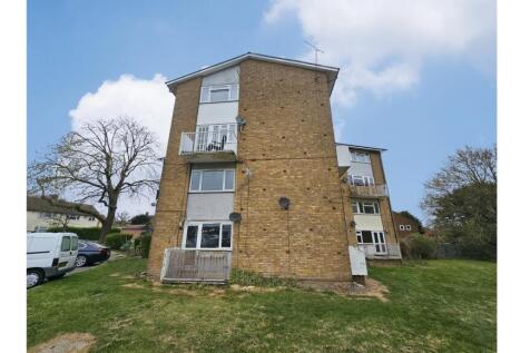 2 bedroom maisonette for sale