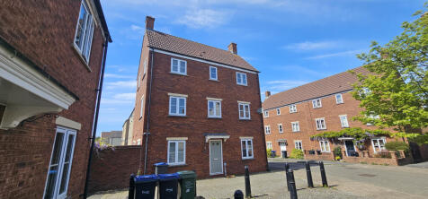 5 bedroom semi-detached house for sale