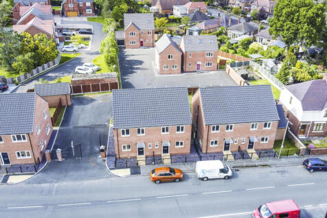 27 bedroom terraced house for sale