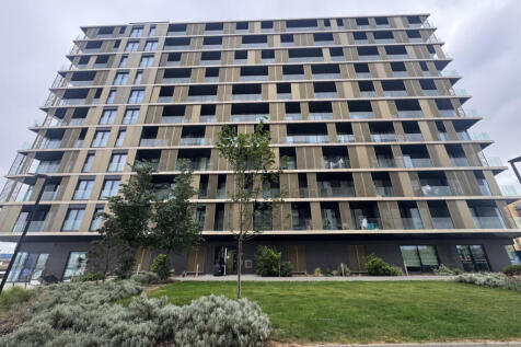 Studio flat for sale