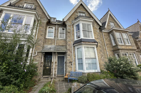 7 bedroom block of apartments for sale