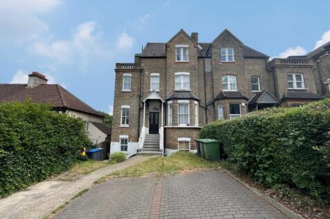 5 bedroom semi-detached house for sale