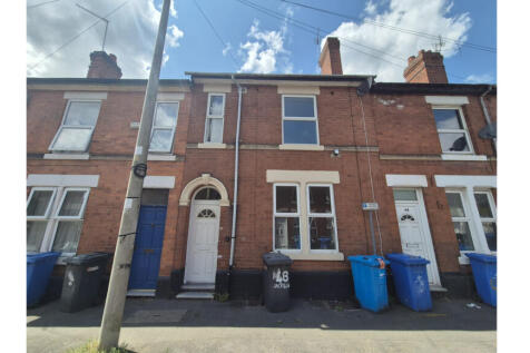 4 bedroom terraced house for sale