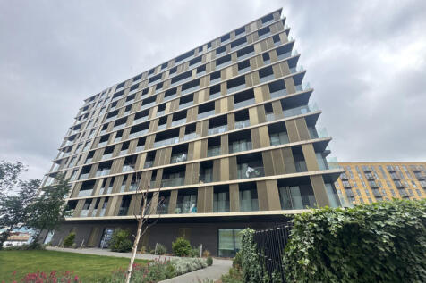 3 bedroom flat for sale