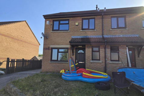 Semi-detached house for sale