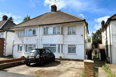 2 bedroom maisonette for sale
