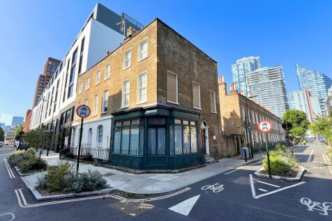 6 bedroom end of terrace house for sale