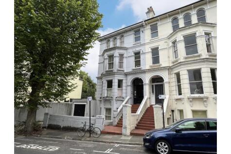 Studio flat for sale